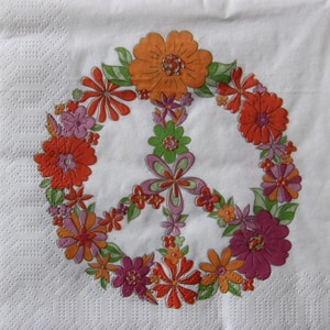 2 ou 4 serviettes de table pour découpage, symbole de paix floral orange vert rose, serviettes pour découpage, signe de la paix, couronne de signe de la paix, symbole hippie