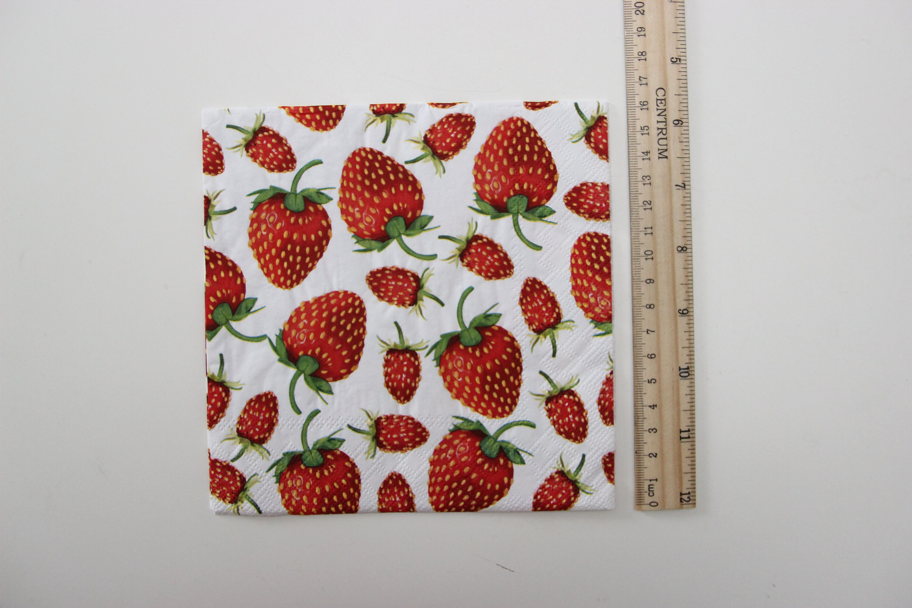 ワイルドストロベリーペーパーナプキン、サマーベリーデコパージュ