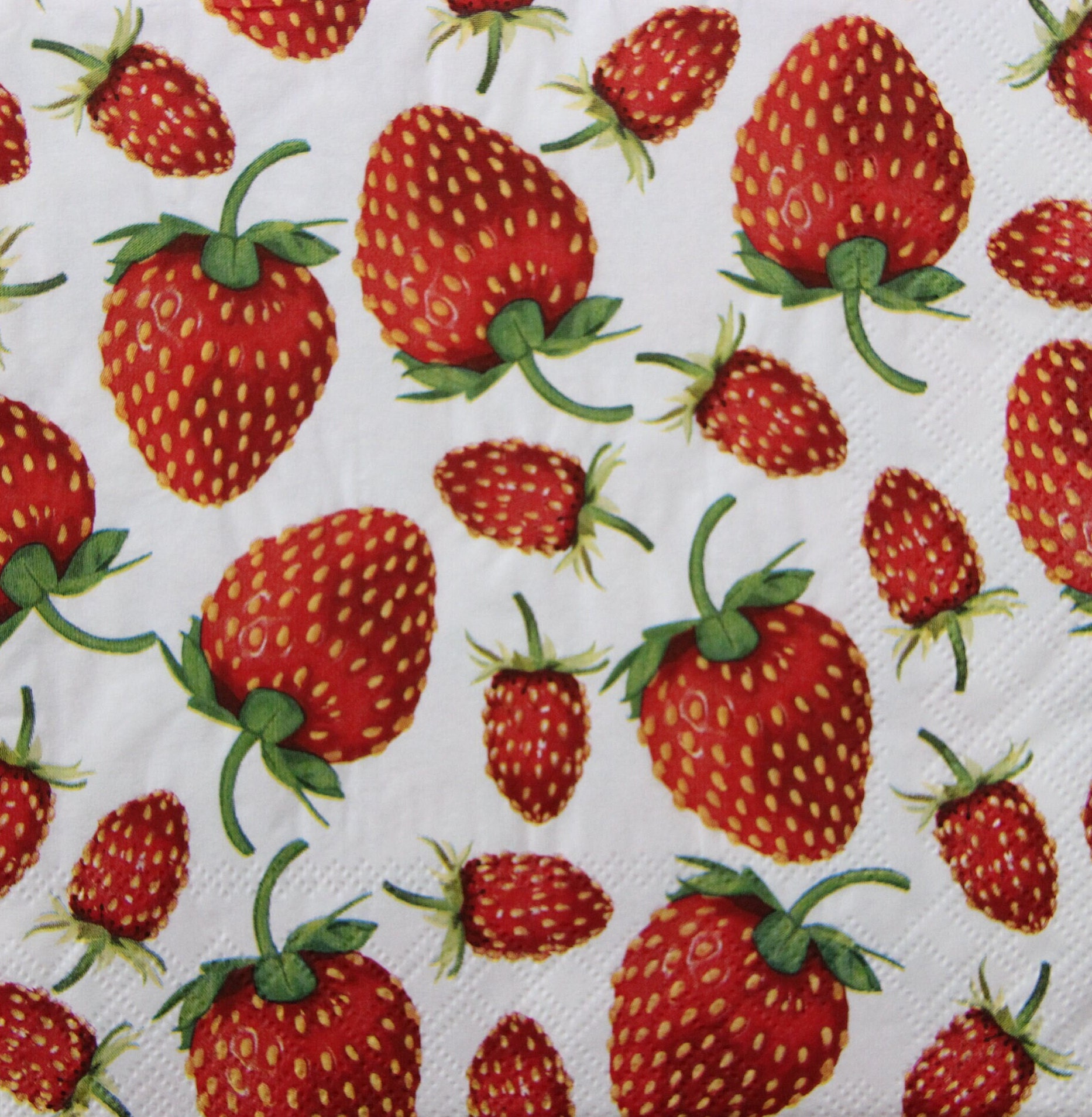 ワイルドストロベリーペーパーナプキン、サマーベリーデコパージュ