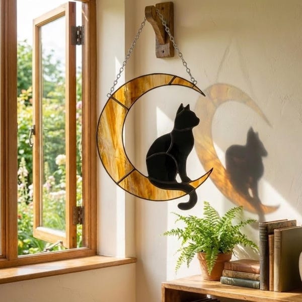 Glasmalerei schwarze Katze auf Mond, Haustier Gedenkgeschenk, Katzenliebhaber Sonnenfänger, himmlischen Fensterschmuck, Weihnachtsgeschenk für Sie, Mama
