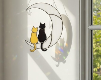 Atrapasueños de gato en la luna con vitrales, regalo conmemorativo para gatos, recuerdo de la pérdida de una mascota, arte colgante de ventana hecho a mano, regalo de decoración para el hogar para amantes de los gatos