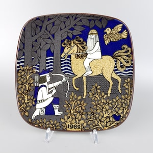 Vintage ARABIA jaarlijkse wandplaat met soldaat door R. Uosikinon decor Finland 1982