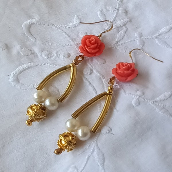 LYDIA earrings with river pearls, a Vintage resin rose and gold metal beads. Frame in 14k Gold Filled.