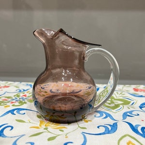 Petit pichet crémier violet violet de 3,5 po. de haut