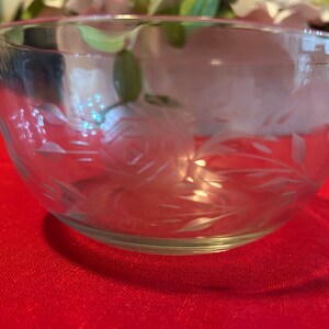 Elevate your entertaining with these stunning vintage etched bowls! Set of 2,  1980&#39;s, 24% Lead