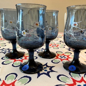 Add Vintage Charm to Your Drinkware with this Stunning Libbey Set!