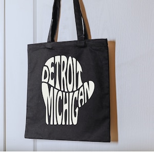 Detroit Michigan tote bag, mitten shaped Detroit Michigan tote bag, gift for a friend, birthday present, Detroit Michigan souvenir