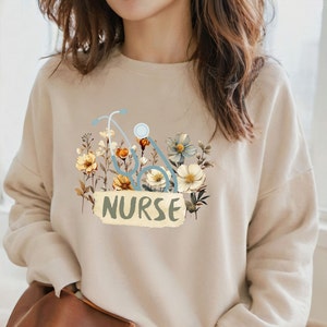Nurse sweatshirt, pressed flower sweatshirt, floral sweatshirt,botanical sweatshirt, women&#39;s sweatshirt, gift for grad, Nurse crewneck
