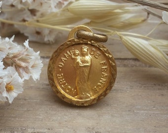 Religious pendant Notre-Dame de France - Antique medal Our Lady of France Puy en Velay statue - Catholic jewellery - Christian accessory