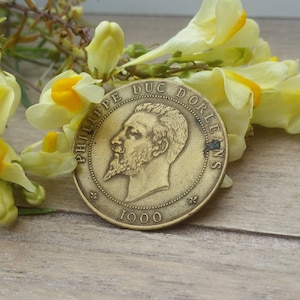 Antique French brass medallion pendant charm medal token of Prince Philippe, Duke of Orléans 1900 - French medal