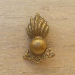 Royal Artillery WW1 Cap Badge (Ubique) Military Service - British Army - Patriotic brooch - English Military Badge - Militaria