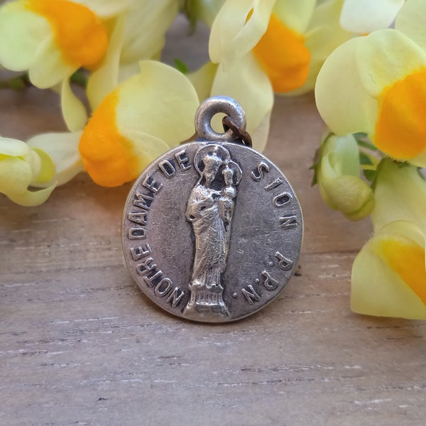 Religious pendant Our Lady of Sion - Antique medal - Madonna - Catholic jewelery - Christian accessory