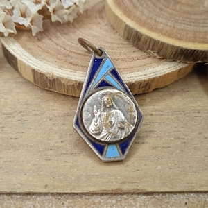 Sacred Heart of Jesus - Religious pendant - Antique apparition medal - Catholic jewellery - Christian accessory
