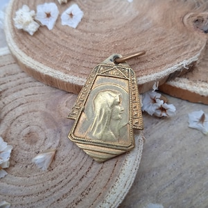 Religious pendant Blessed Virgin Mary - Antique brass medal - Christian accessory