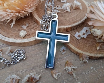 Colgante de cruz religiosa antigua con cadena - Accesorio cristiano