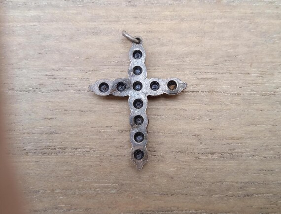Pendentif Ancien Régional - Croix Avec Noeud Et Strass Argenté - Bijou Vintage - Occasion à Nettoyer