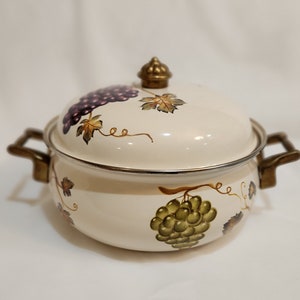 Covered Casserole Tabletops Unlimited Villa Grande Pattern Metal Enamel 3 Quart  Grape and Leaf Design Vintage Cookware