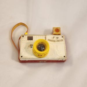 1960s Fisher Price Picture Story Camera with 8 Scenes Vintage Kids Toy