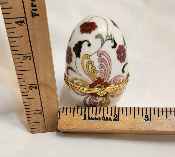 Porcelain Egg Hinged Trinket Box with Clasp Flora… - image 9