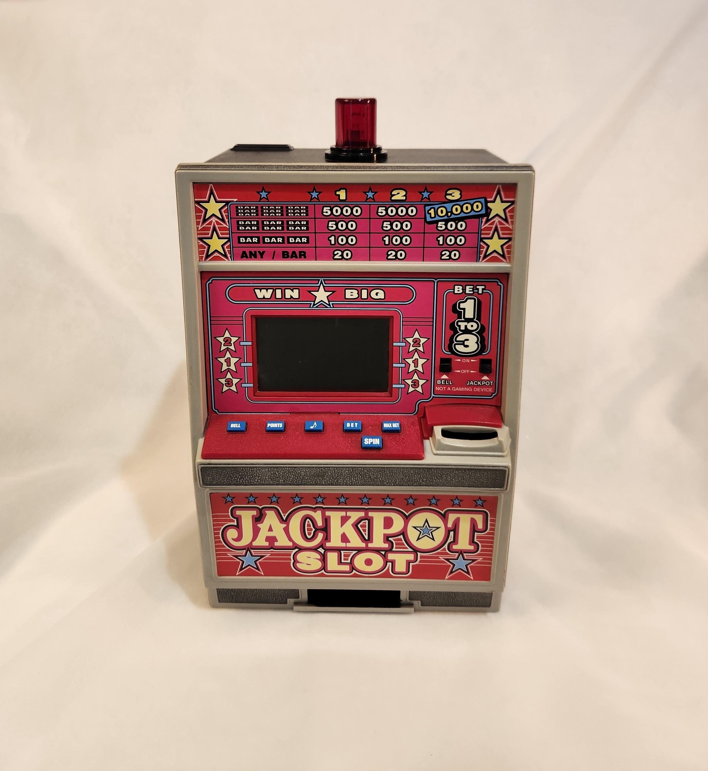 ワコー（Waco）製のヴィンテージ「ドローポーカー」スロットマシン玩具　日本製 Waco Slot Machine Japan 1972 With 29 Tokens - Parts Only | eBay