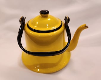 Vintage Yellow & Black Enamel Tea Kettle, Japan, Folding Handle Coffee Beverage Pourer
