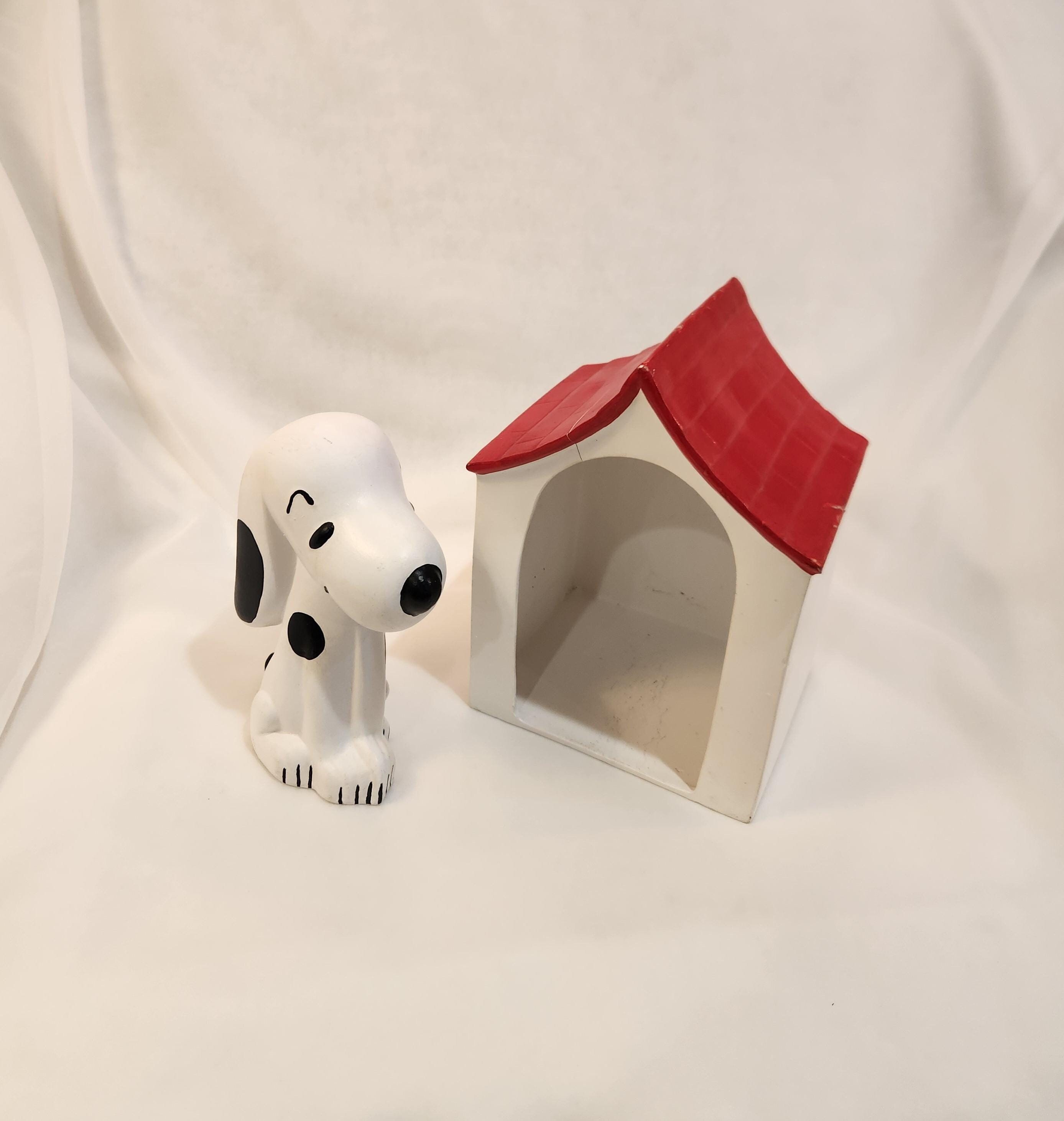 Snoopy on Dog House - Etsy