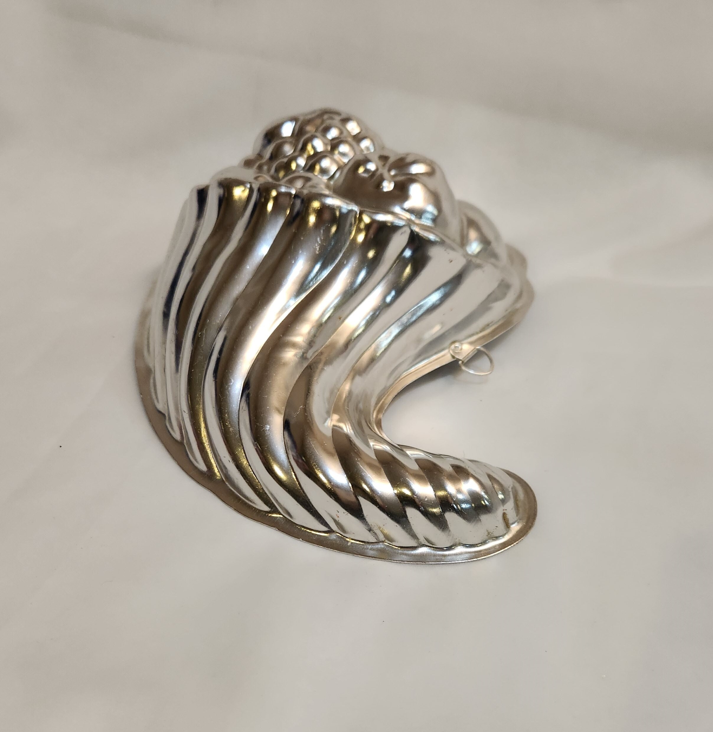 1963 Copper Anodized Aluminum Cornucopia Gelatin Mold AHC St - Etsy