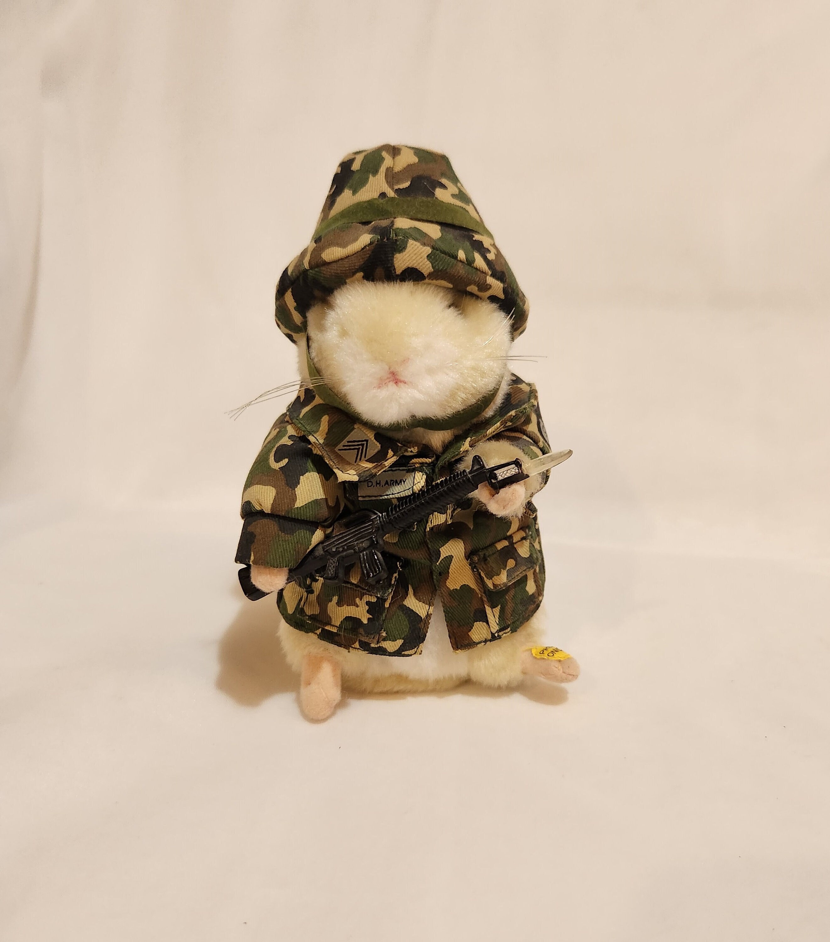 2003 Gemmy Hamster Musical Dancing Army Sergeant Scruffy Plush