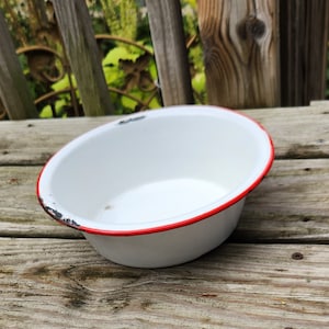 Enamel Ware Tub Basin Farm House Red Accent Trim Vintage Kitchen Decor