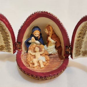 Egg Nativity Scene Hinged Doors Vintage Christmas Easter Holiday Decor