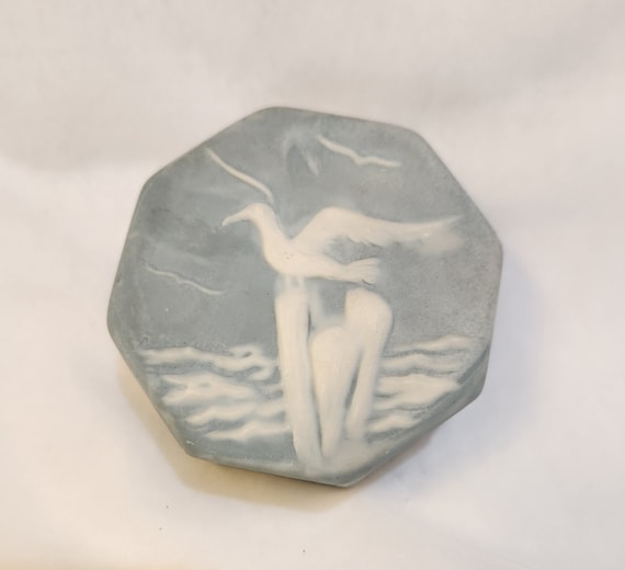 1974 Incolay Stone Seagull Beach Trinket Box by R… - image 1