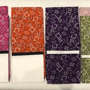 Bandana patterned pillowcases in different colors