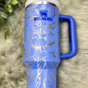 Gobelet Stanley Quencher H2.0 Flowstate gravé 40 oz, papier peint pivoine, gobelet Stanley, Adventure Quencher