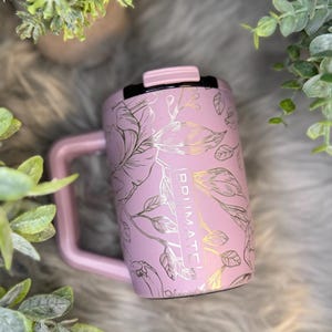 Gobelet Muv brumate gravé pivoine, Muv gravé pivoine, Gobelet Muv brumate gravé floral, cadeaux pour elle, Muv 15 oz, gobelet personnalisé, mug