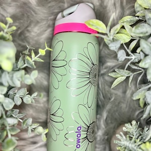 Daisy Engraved Owala FreeSip Bottle, 32oz Owala FreeSip, Daisy Full Wrap, Owala Water Bottle, Custom Owala, Owala 32oz