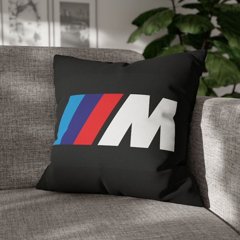 BMW Motorsport Fun, Cadeau, Passionné damateur de voitures, Oreiller carré en polyester filé, Étui à coussin image 1