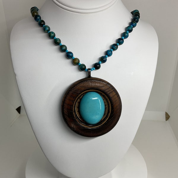 Turquoise sur bois, Turquoise, 2,5 pouces rond, perles de veine de dragon bleu avec entretoises turquoise, collier de 22 pouces,