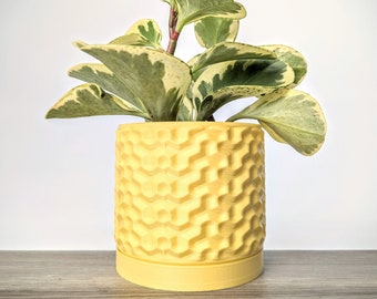 Light Pastel Yellow Planter, Geometric Plant Pot with Drain Tray, Minimal Planters, Made from an Eco-Friendly Plant Based Plastic