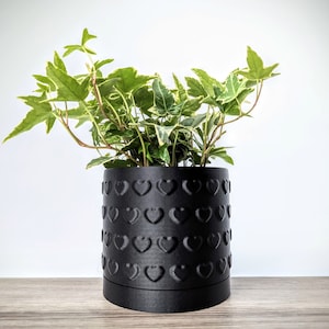 Matte Black Plant Pot, Heart Patterned Planter with Drain Tray, Made from an Eco-Friendly Plant Based Plastic