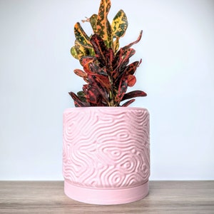 Light Pastel Pink Pot, Coral Maze Planter with Drainage Tray, Made from an Eco-Friendly Plant Based Plastic