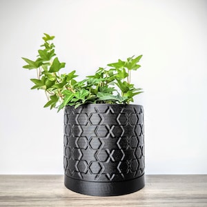 Matte Black Pot, Star Patterned Planter with Drainage Tray, Made from an Eco-Friendly Plant Based Plastic
