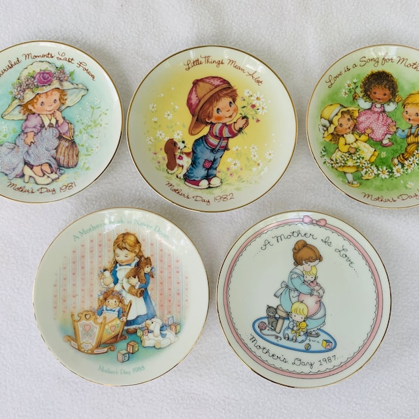 1980’s Vintage small collectors plates, jewelry dish. Mothers Day gifts. See photos, back of plates for name/year. Each plate sold seprately