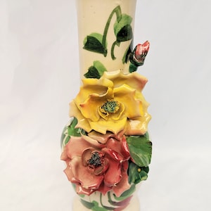 Love this Gorgeous Rose Vintage Vase!