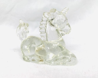 Unicorn figurine, high quality, crystal clear glass. Magical, vintage home decor. Fun gift.