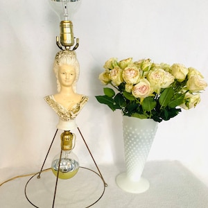 Unique Marie Antionette Style, vintage, double bulb lamp. French renissance 1700&#39;s style.