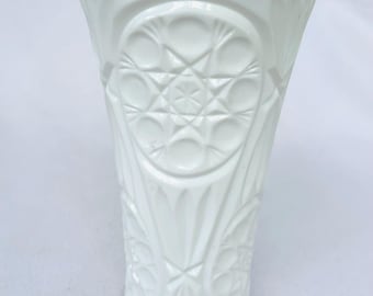 Vintage White Plastic Vase, Mid-Century Starburst Design