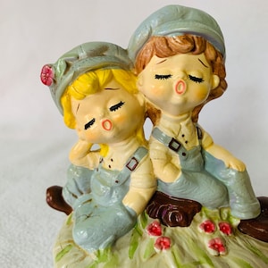 Vintage 1978 musical figurine, works! Two children singing. Made in Japan.