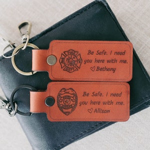 Regalo de bombero / Regalo de oficial de policía / Regalos de graduación de la Academia de policía / Llavero de cuero personalizado / Regalo personalizado para él / Llavero /