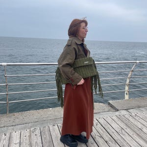 Elegante bolso de mano verde oscuro con borla de jersey - Pieza llamativa hecha a mano