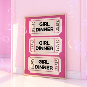 Rosa gelbes Mädchen-Abendessen-Karten-Plakat, trendige mädchenhafte feministische Wandkunst, adrette Retro-Vibe-Wanddekoration, Barwagen-Dekor, Studentenwohnheim-Grundlagen